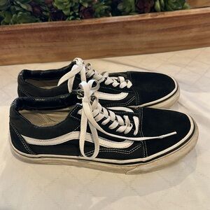 Vans Old Skool Black White Vans Men’s size 8 Women’s Size 9.5‎